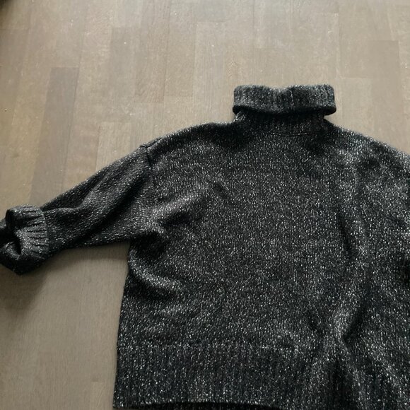 H&M Turtleneck Salt and Pepper Large - Picture 2 of 4